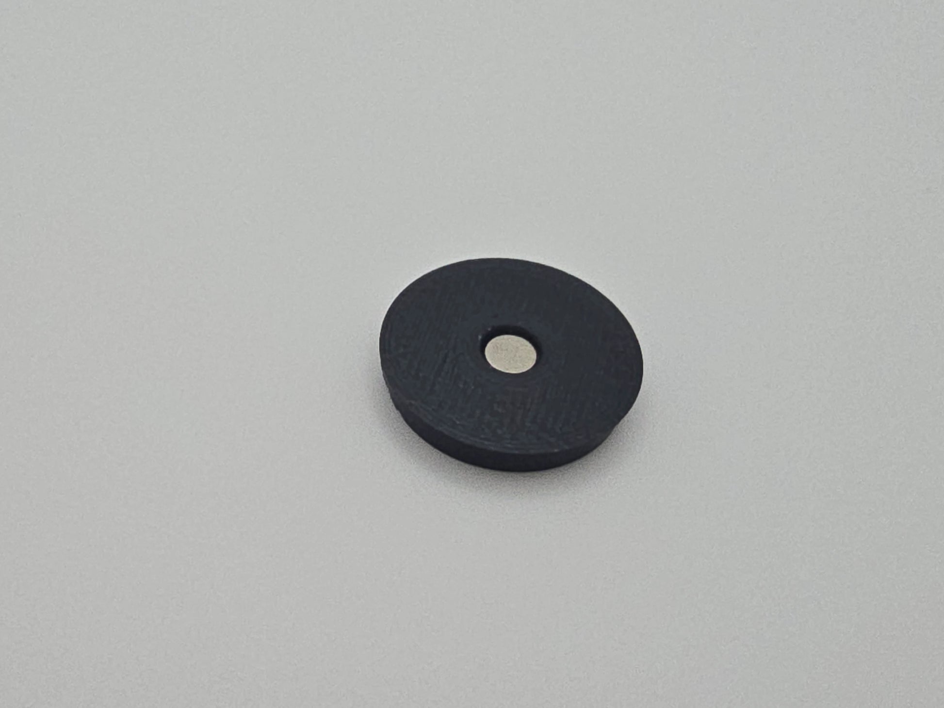 Magnetic miniature bases for D&D or RPG Games