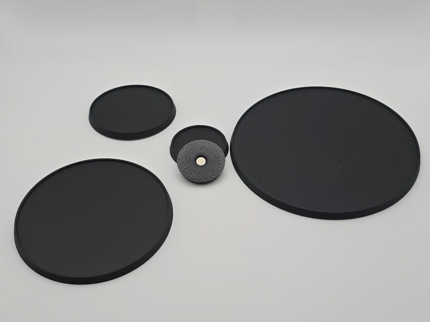 Magnetic miniature bases for D&D or RPG Games
